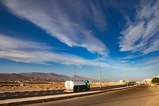 moving truck company long distance